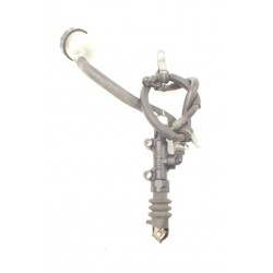 Triumph Adventurer 900 Pompa hamulcowa tył