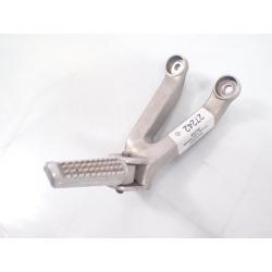 SET PRAWY TYŁ PODNÓŻEK  CBR 900 SC 33 98 00