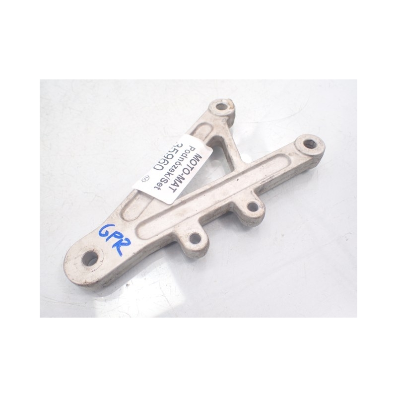 SET P PODNÓŻEK TYŁ PASAŻERA DERBI GPR 50 RS 50