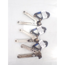 SET L PODNÓŻEK PRZÓD KIEROWCY PEUGEOT XR6 50